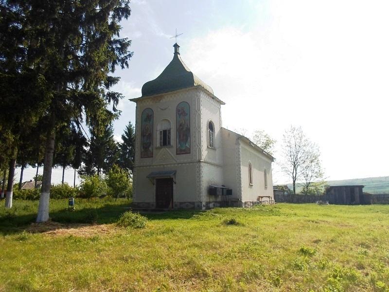Biserica - vedere exterioară